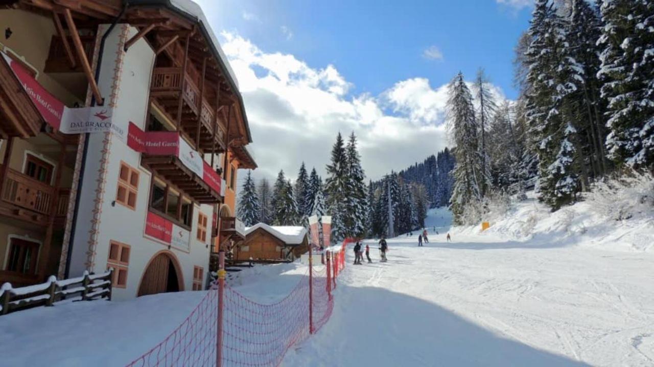Hotel Dal Bracconiere โฟลการีดา ภายนอก รูปภาพ